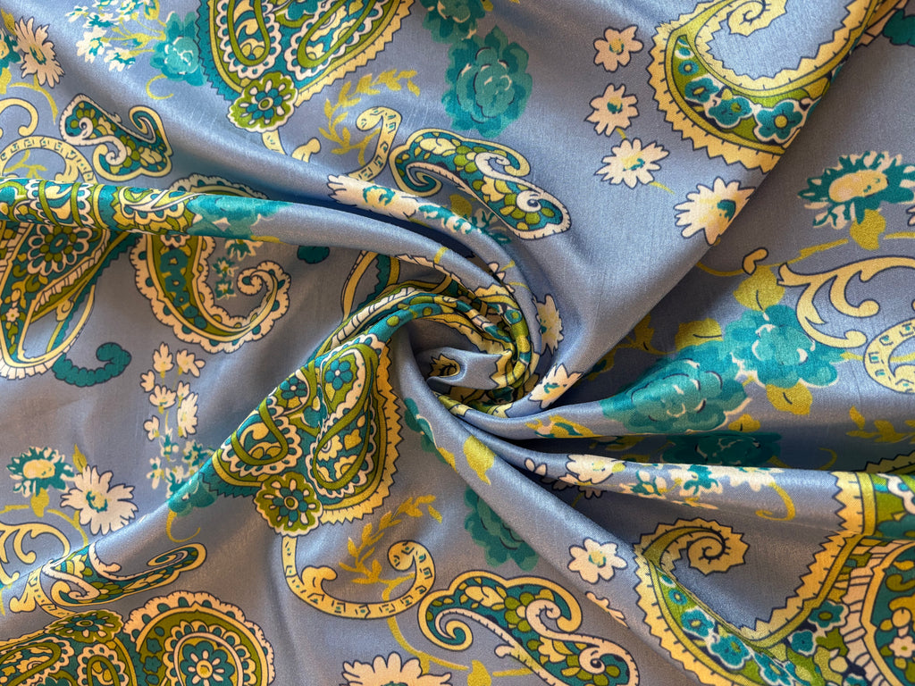 SILKY PAISLEY PRINT