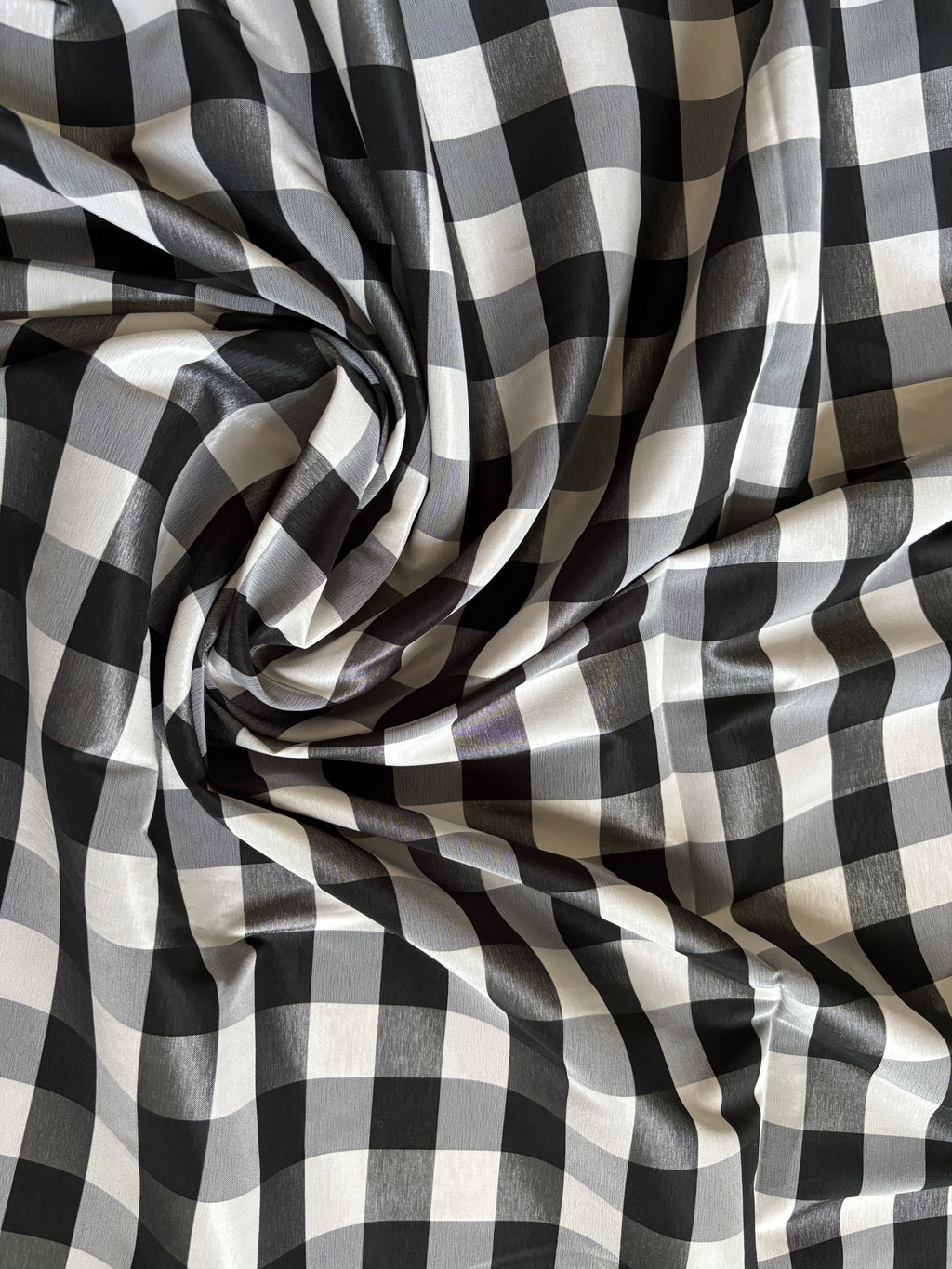 BLACK AND WHITE CHECK STRETCHY SILKY PRINT