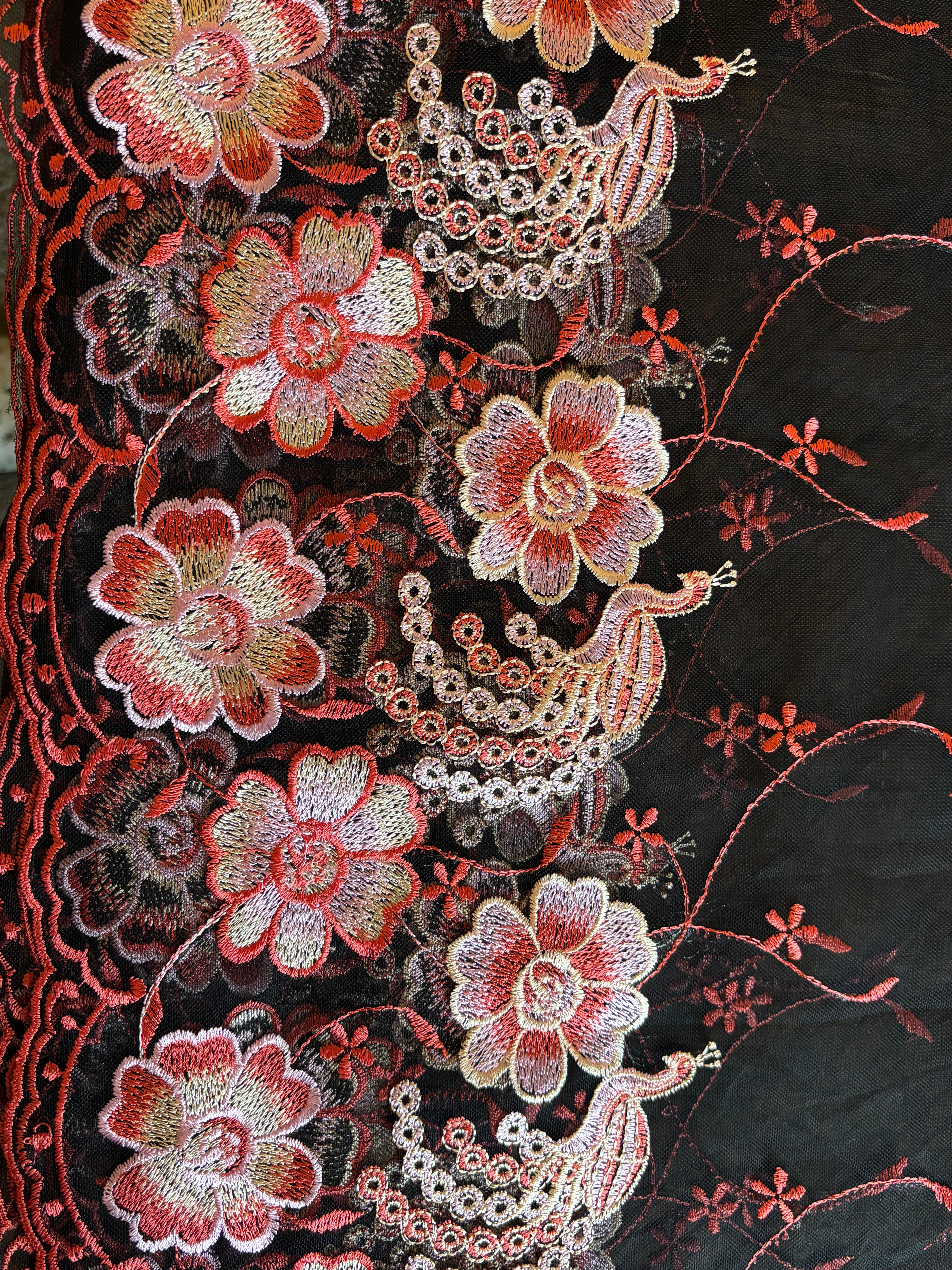 BLACK MESH LACE WITH SHADES OF PINK ROSES