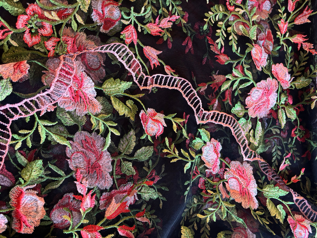 BLACK LACE WITH PINK ROSES AND GREEN LEAVES