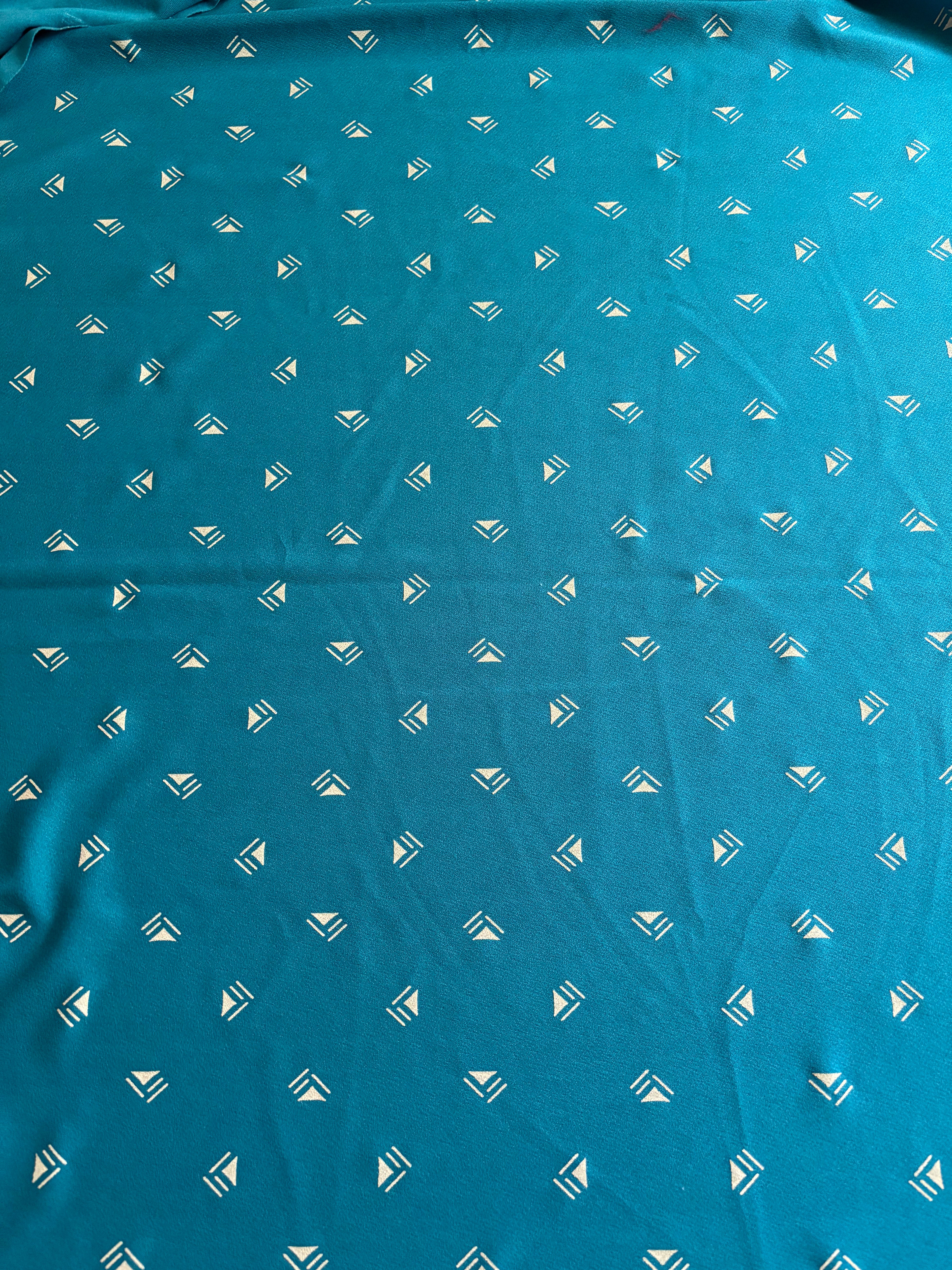 VINTAGE TEAL & WHITE TRIANGLE PRINT