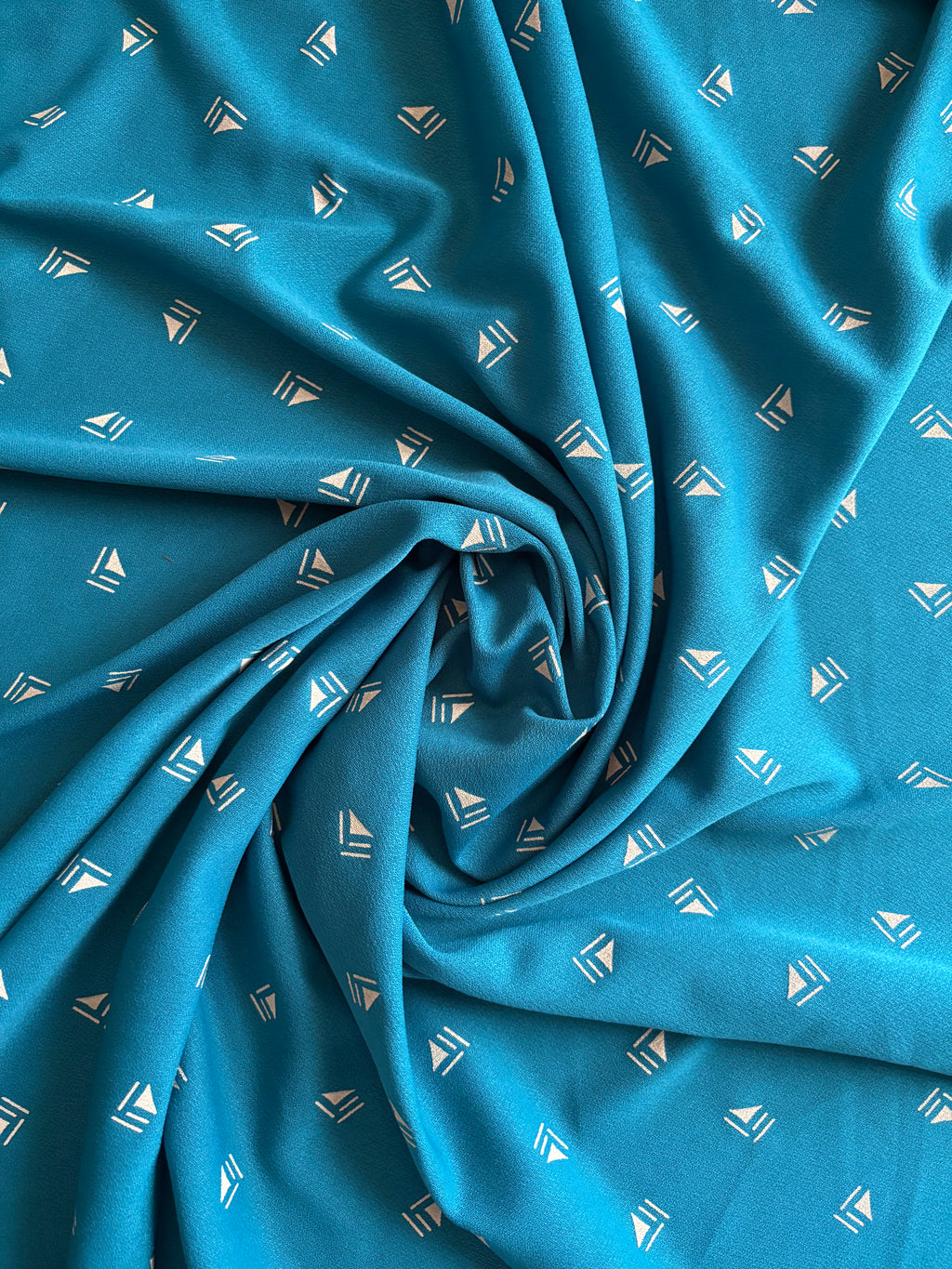 VINTAGE TEAL & WHITE TRIANGLE PRINT