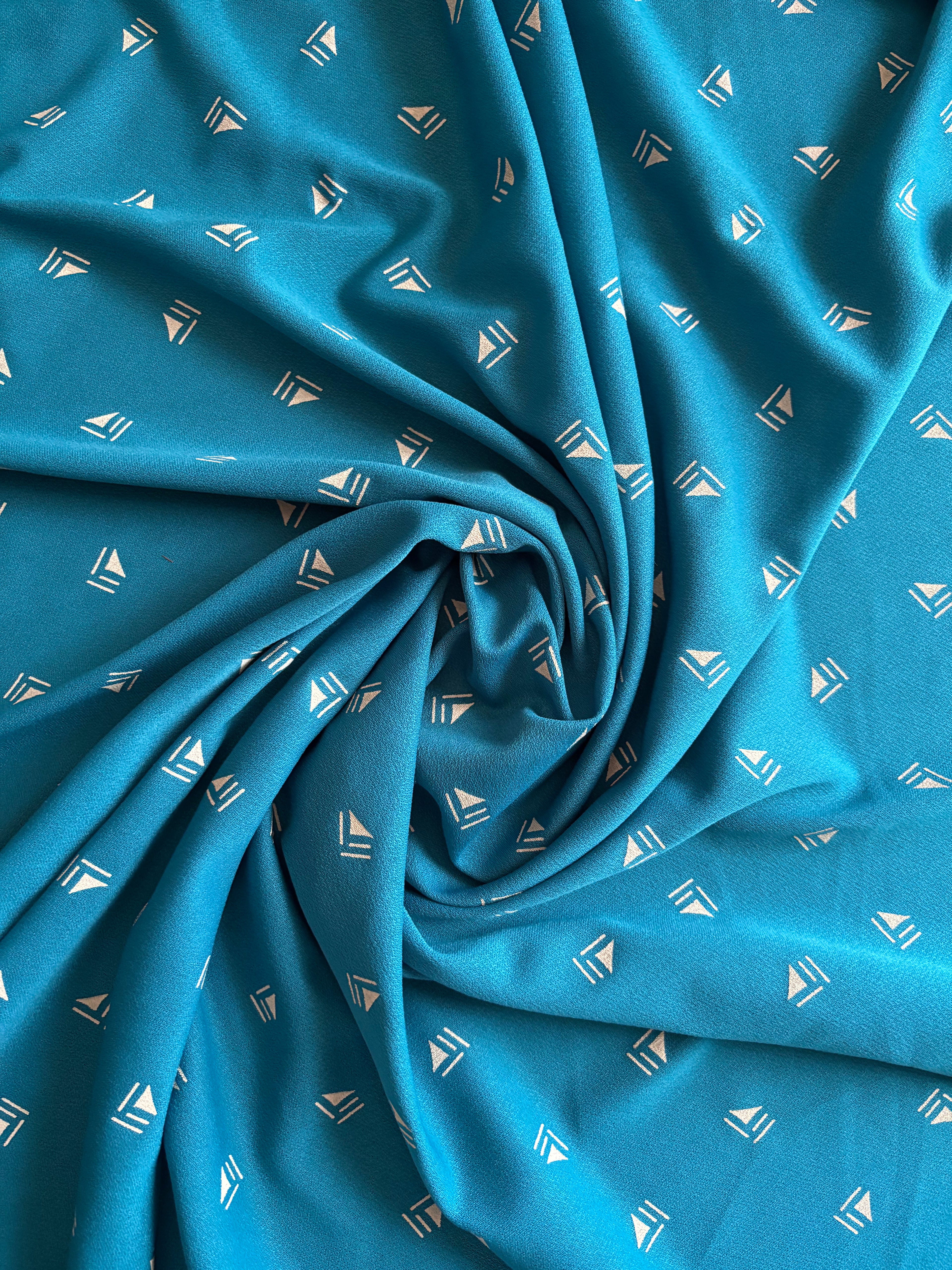 VINTAGE TEAL & WHITE TRIANGLE PRINT
