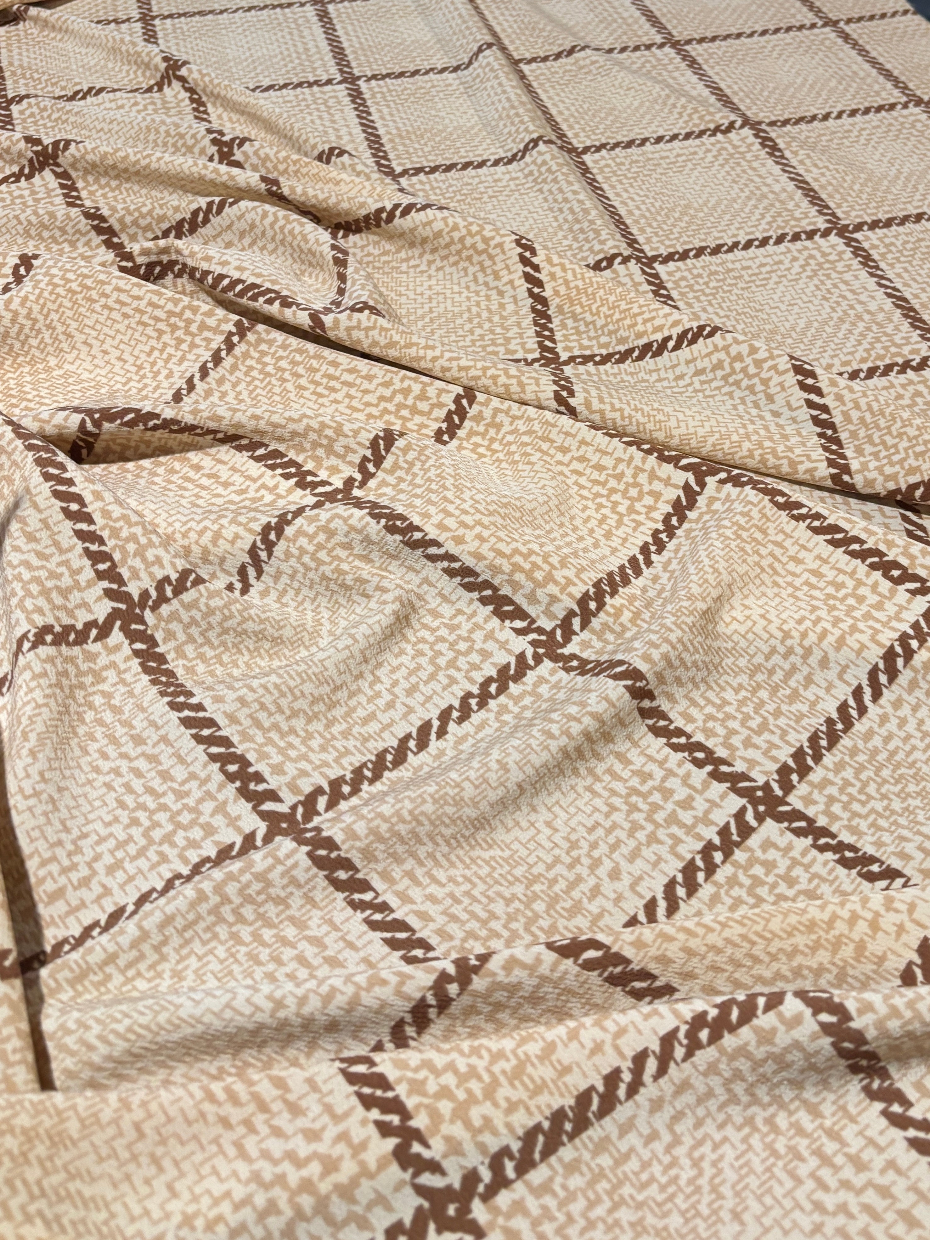 TAN AND BROWN CHAIN SQUARE CHARMEUSE