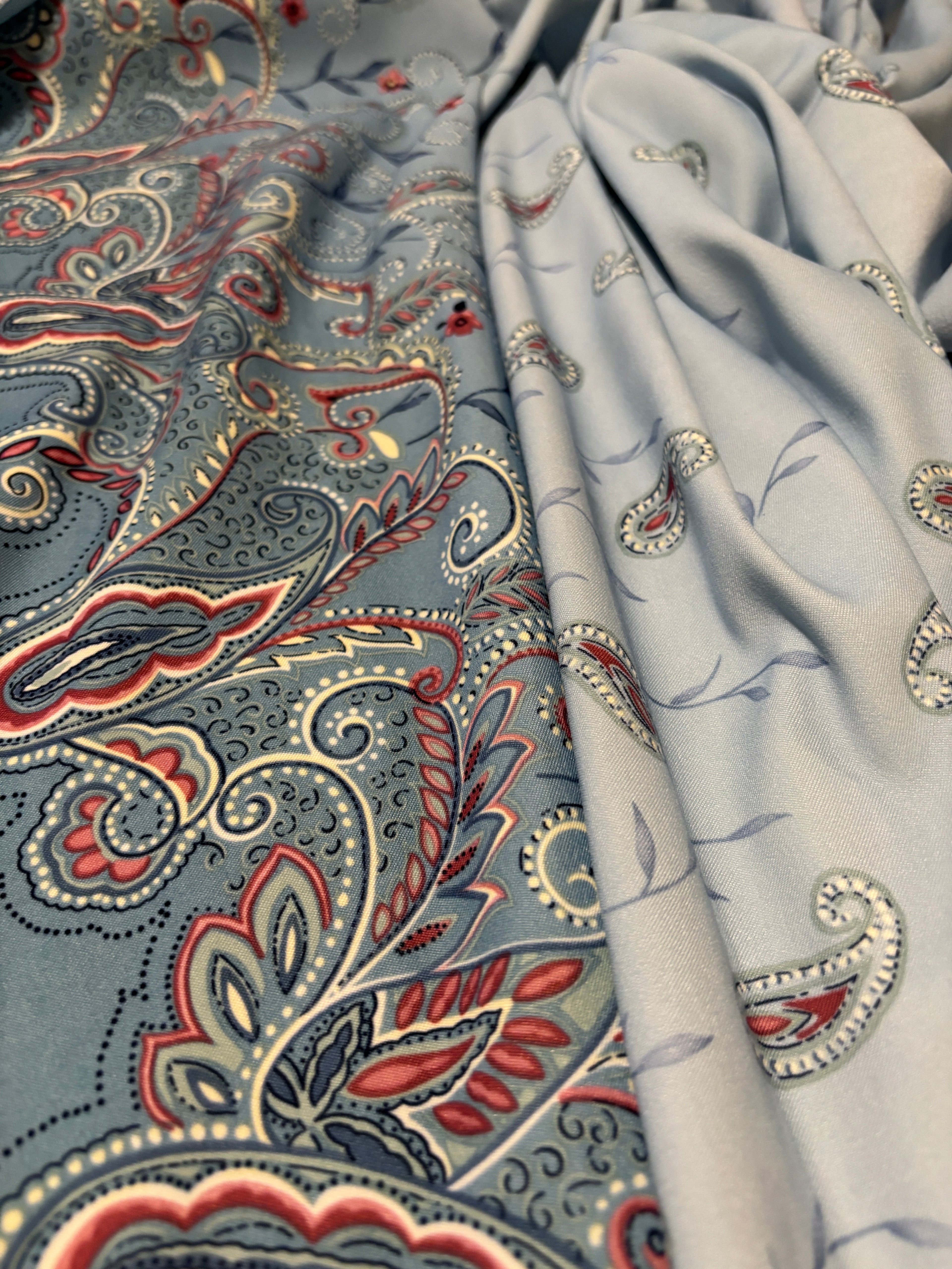 PAISLEY BORDER SILKY PRINT