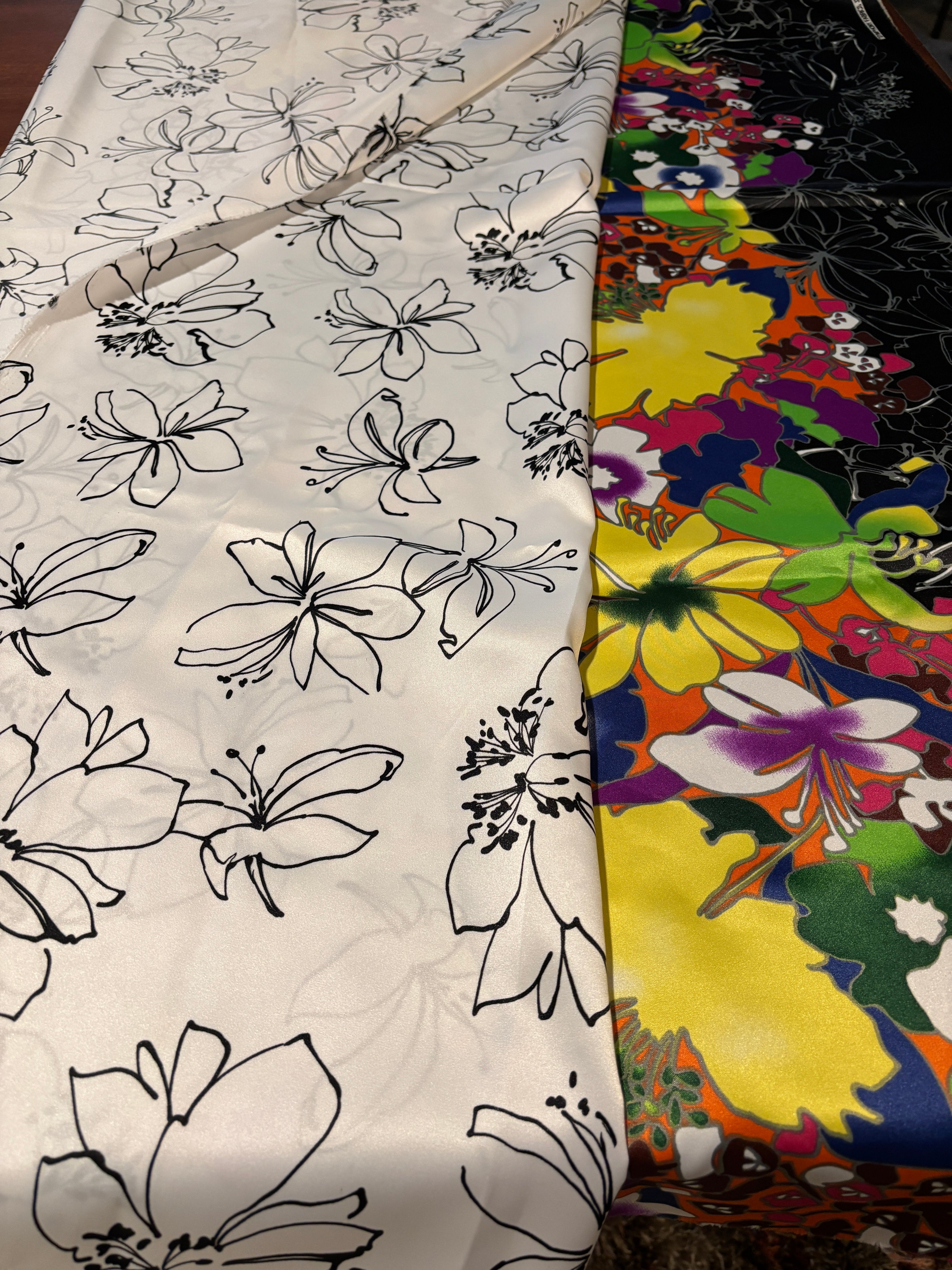 MULTI COLORED ONE-SIDED FLORAL BORDER PRINT
