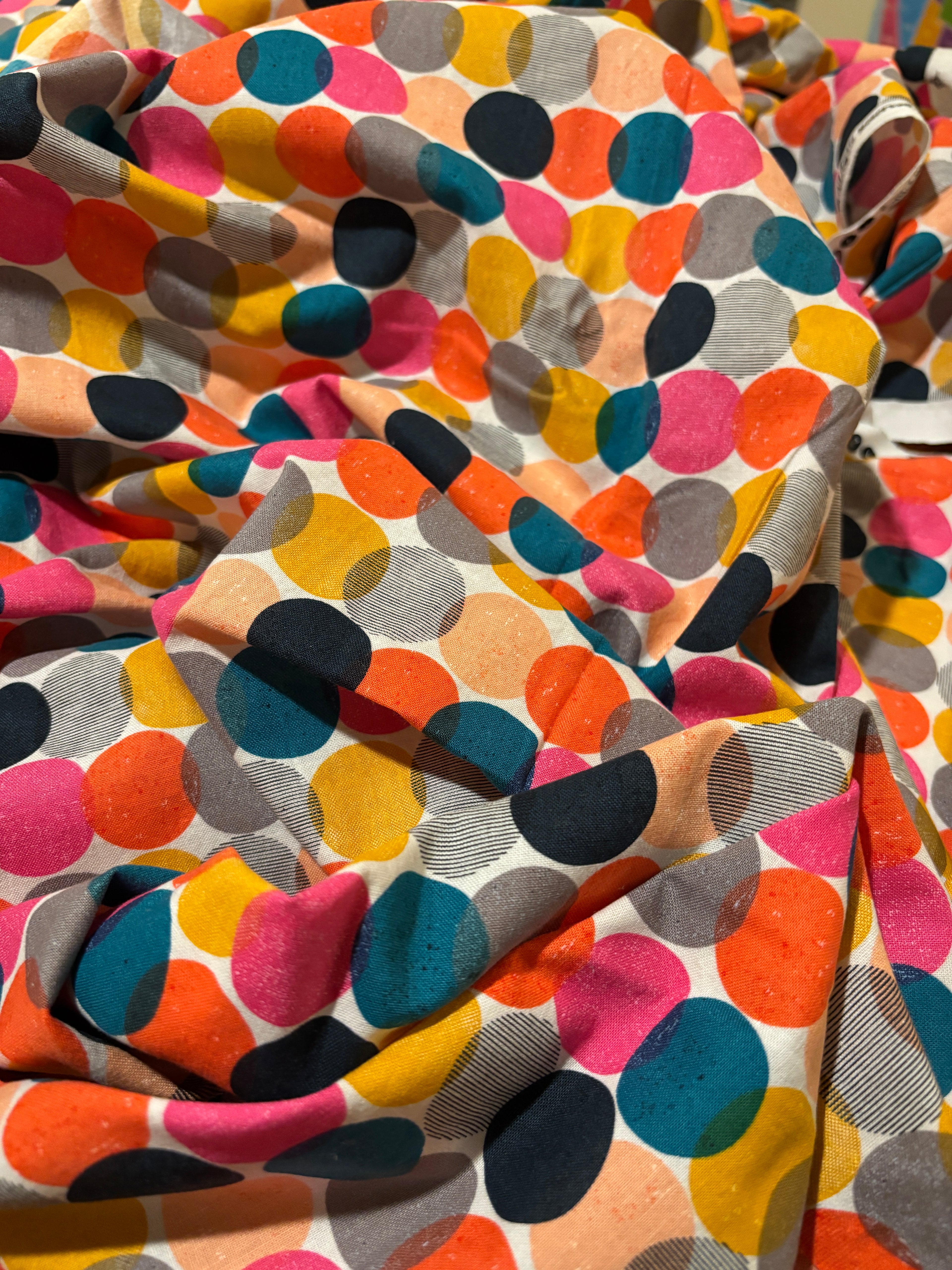 COLORFUL GEOMETRIC CIRCLES