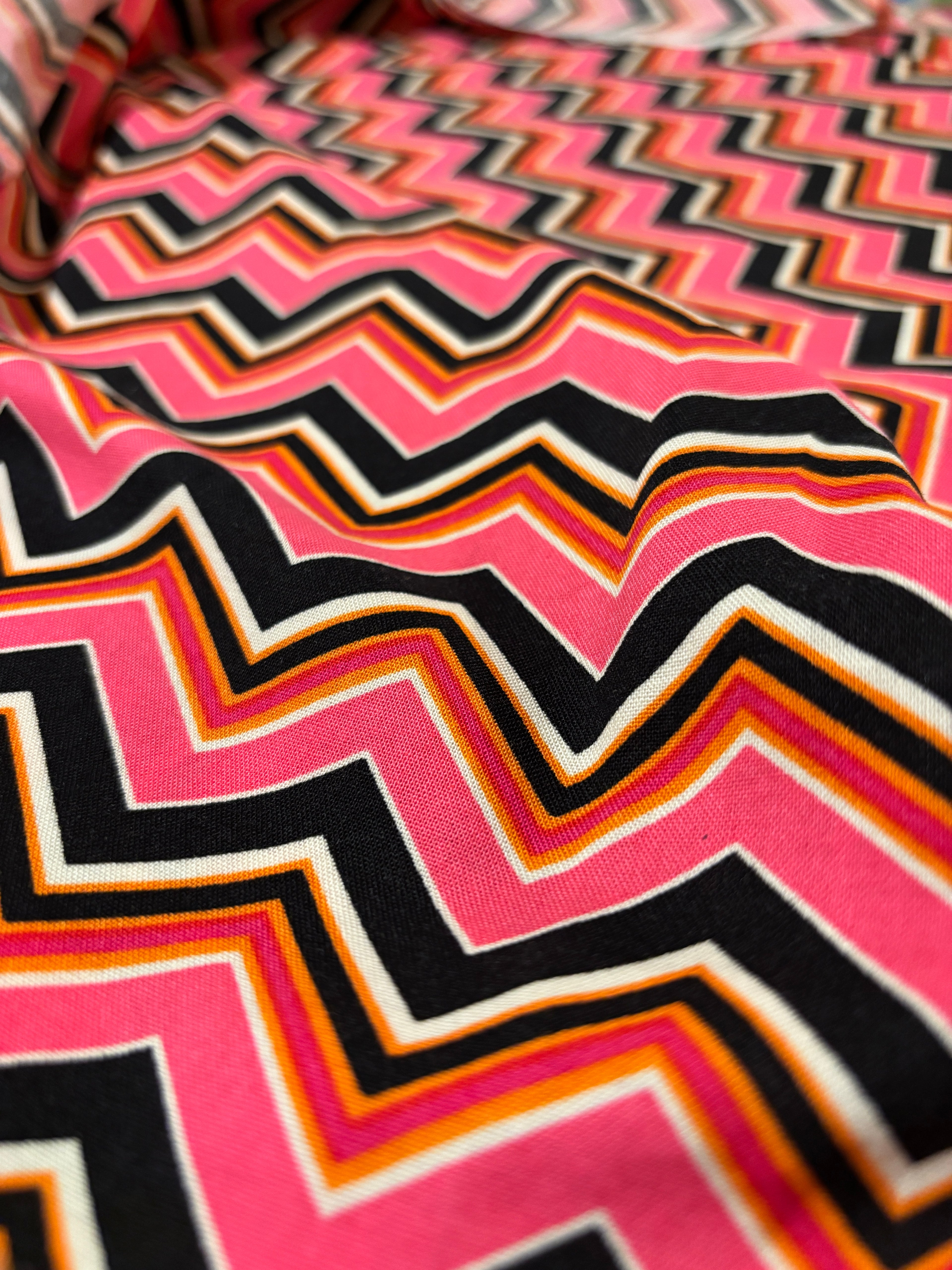 PINK AND BLACK ZIG ZAGS