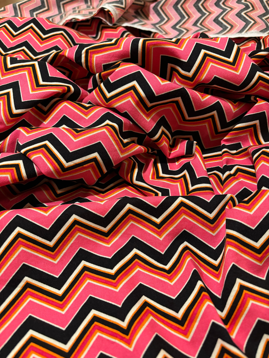 PINK AND BLACK ZIG ZAGS