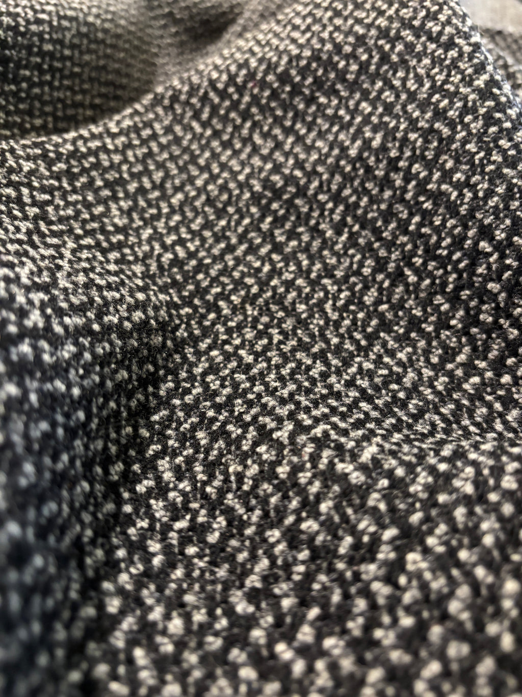 BLACK TWEED LIKE COATING