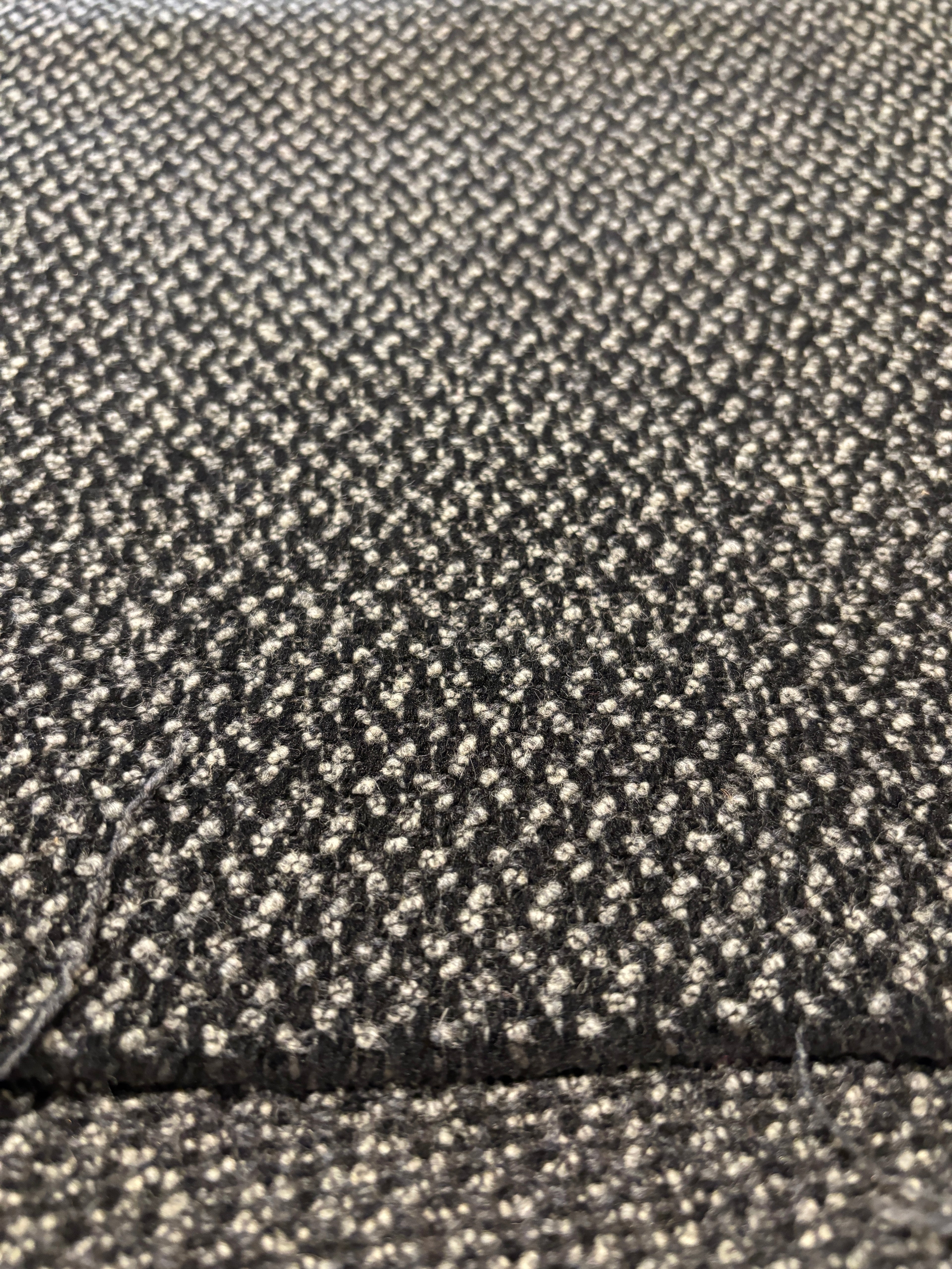 BLACK TWEED LIKE COATING